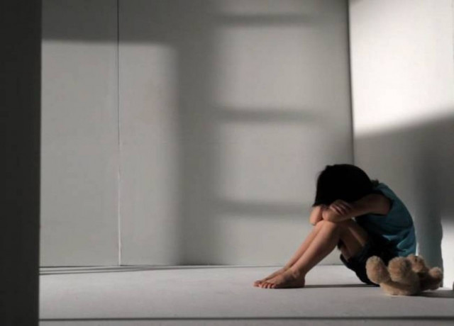 Σοκ: Συνελήφθη 58χρονη για εμπόριο παιδιών