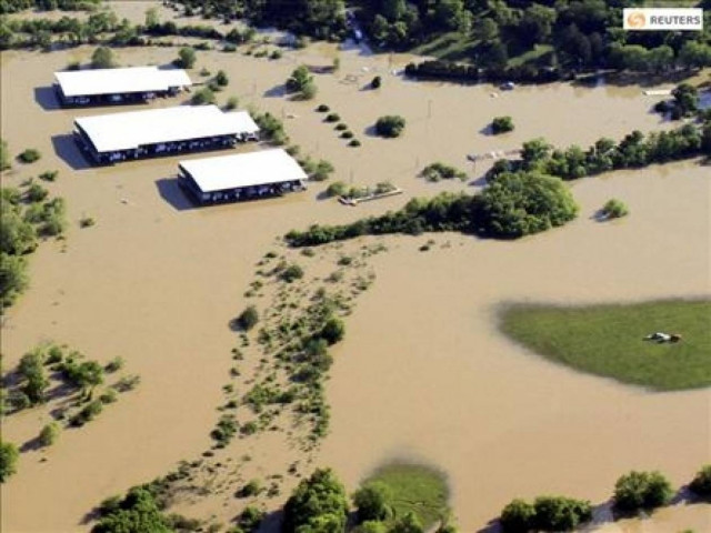 Πλημμύρες στοίχισαν τη ζωή σε 17 ανθρώπους