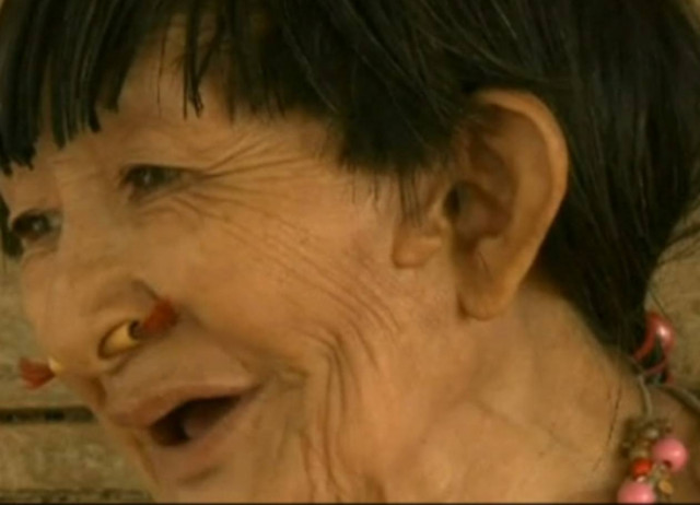 Βίντεο: Γνωρίστε μία φυλή ιθαγενών που απειλείται με εξαφάνιση