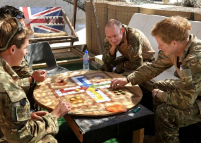 Τι αγχώνει τον Πρίγκιπα Χάρι στη στρατιωτική του θητεία;(pics)