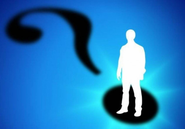 Επιχειρηματίας δίνει γη και ύδωρ για να παντρέψει την λεσβία κόρη του