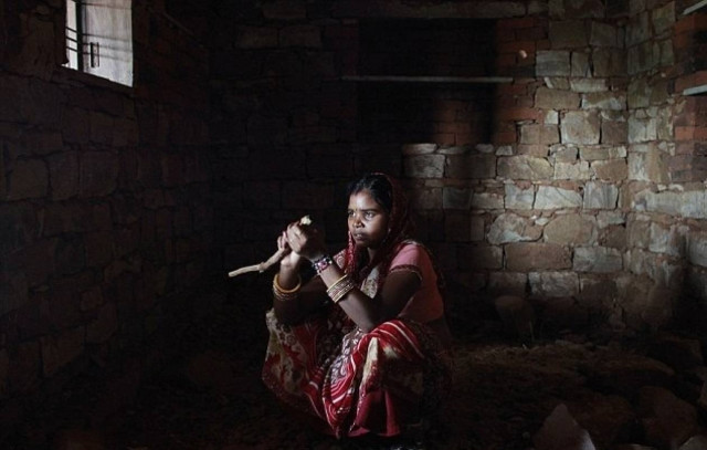 Νύφη στα 11, μητέρα στα 14 (pics)