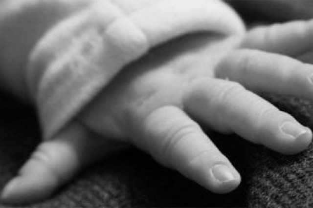 Θεσσαλονίκη: Νέες συλλήψεις για παράνομες υιοθεσίες