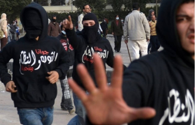 Κύμα αντιδράσεων στην Αίγυπτο μετά την απόφαση Μόρσι