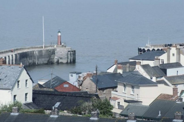 Έσωσε μωρό που το παρέσυρε ο αέρας στην παγωμένη θάλασσα