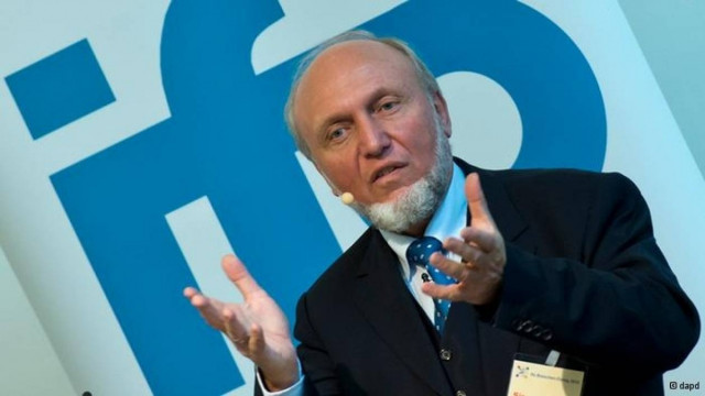 Ifo: 30% φθηνότερες θα πρέπει να γίνουν Ελλάδα-Ισπανία