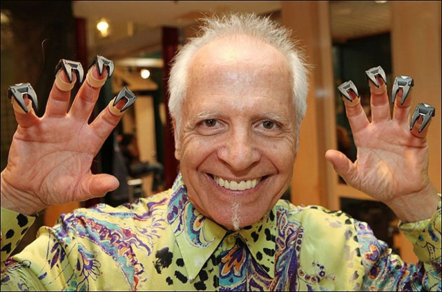 Κομμωτής… ψαλιδοχέρης!