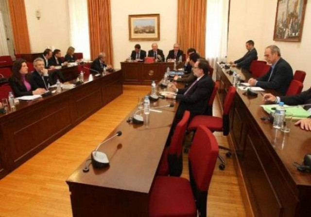 Συνεχίζεται η κατάθεση του Έλληνα πρεσβευτή στο Παρίσι Κ. Χαλαστάνη