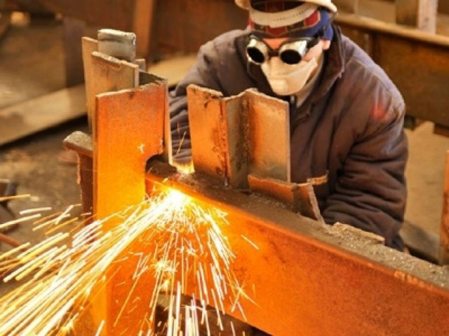 Μείωση παραγωγής της τάξης του 30% κατέγραψε η βιομηχανία επίπλων