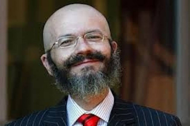 Βίντεο:Πολιτικός αλυσοδέθηκε on-air διαμαρτυρόμενος για την φορολογία