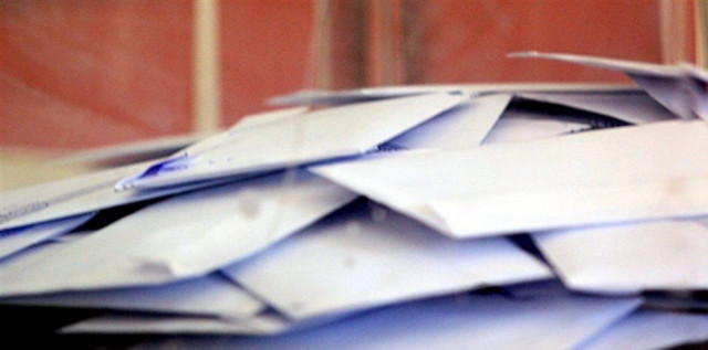 Οι οδηγοί στα λεωφορεία στήνουν κάλπες