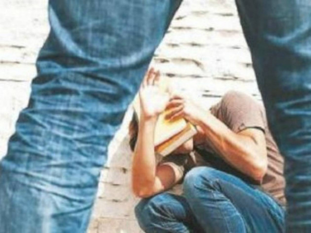 ΣΟΚ στο Π. Φάληρο: Ξυλοκόπησαν άγρια μαθητή έξω από Λύκειο