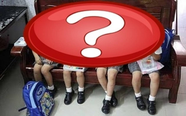 Δείτε τον τρόπο που μια μητέρα ξεχωρίζει τα τετράδυμα παιδιά της;