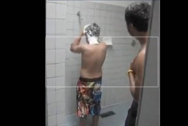 Θα κλαίτε από τα γέλια με αυτή τη φάρσα!