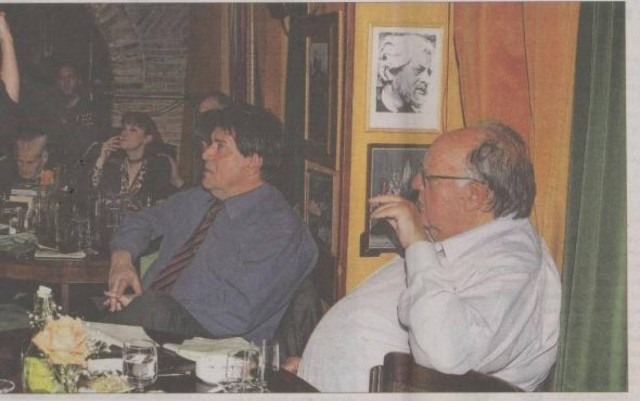 Με πούρο ο Πάγκαλος σε ταβέρνα στην Κυψέλη!