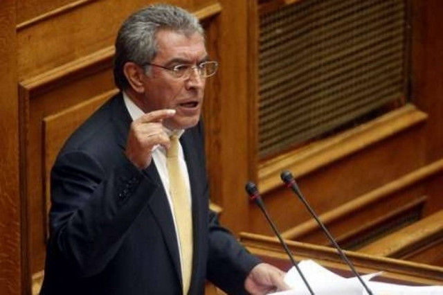 Καπερνάρος: Ο ένας καλύπτει τον άλλο