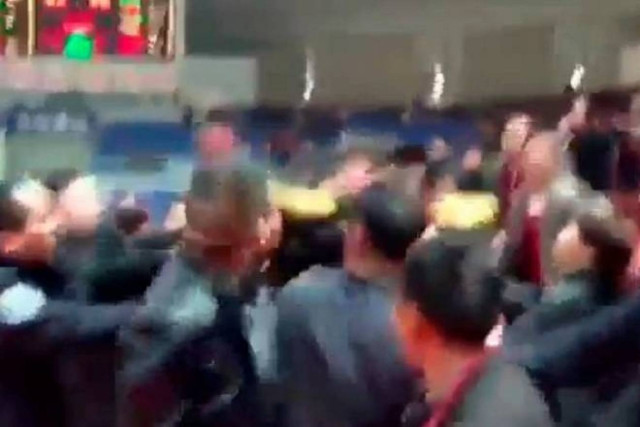 Πήραν στις... γρήγορες τους διαιτητές στην Κίνα (video)