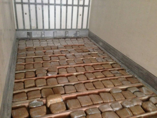 Φορτηγό έκρυβε ένα μεγάλο μυστικό (pics)