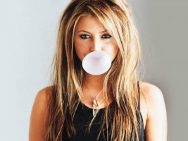 Απίστευτο: Τι προκαλεί η τσίχλα στον εγκέφαλο;