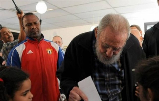 Φιντέλ Κάστρο: Ο Τσάβες είναι πολύ καλύτερα