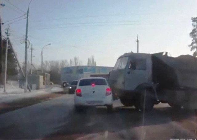 Βίντεο: Οδηγώντας στα κρύα... στη Ρωσία
