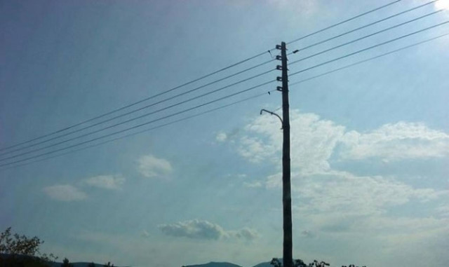 Καλύτερα να γίνονταν ηλεκτρολόγοι...