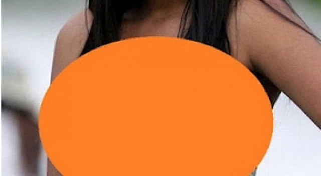 Δε μπορείτε να φανταστείτε τι φοράει η κοπέλα...