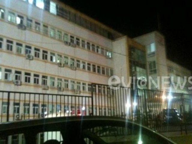 Τραγωδία στην Ερέτρια: Βγήκε στην αυλή και βρήκε νεκρό τον πατέρα του