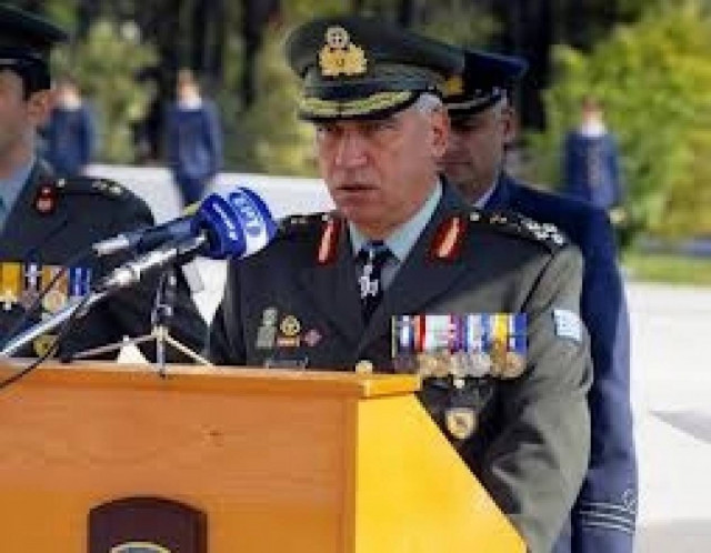 Τιμωρήθηκαν στρατιωτικοί για αυθάδεια προς τον αρχηγό ΓΕΕΘΑ