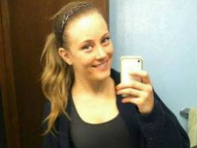 23χρονη δασκάλα ανέβασε ημίγυμνες φωτογραφίες της στο Twitter