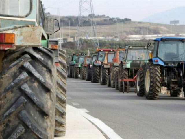 Ενισχύουν τα μπλόκα οι αγρότες