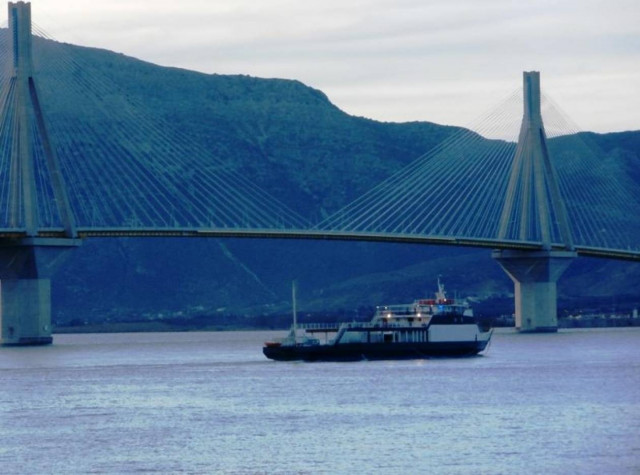 Μηχανική βλάβη για πλοίο του πορθμείου Ρίου - Αντίρριου