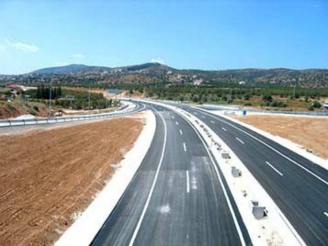 Κάτοικοι έκαναν μπλόκο στην εθνική οδό Λάρισας-Βόλου