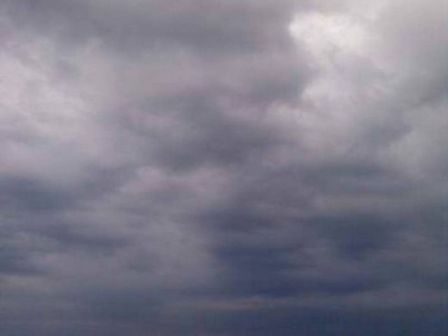 Συννεφιασμένος ο ουρανός το Σαββατοκύριακο