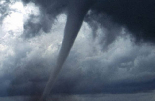 Απίστευτο: Ανεμοστρόβιλος στην Αττική