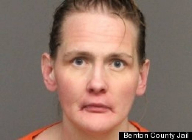 Γυμνή γυναίκα τα έσπασε σε μπαρ με όνομα... «Η οργή»