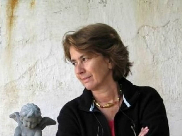 Σκοτώθηκε η συγγραφέας Νίκη Μαραγκού σε μυστηριώδες τροχαίο