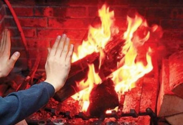 Παραλίγο τραγωδία όταν προσπάθησε να ανάψει το τζάκι