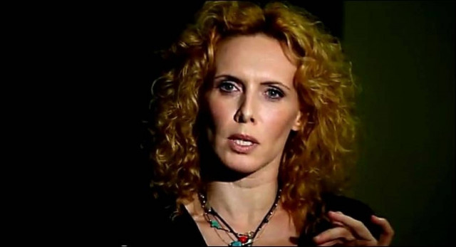 Καταπέλτης η Εβελίνα: Οι πολιτικοί μας έχουν βιάσει!