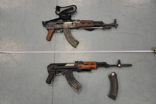 Αυτά είναι τα όπλα που είχαν οι συλληφθέντες του Βελβεντού (pics)
