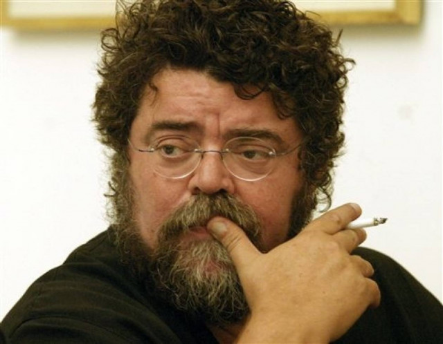 Σταμάτης Κραουνάκης: Βαράνε τα παιδιά – Και εγώ είμαι μαζί τους