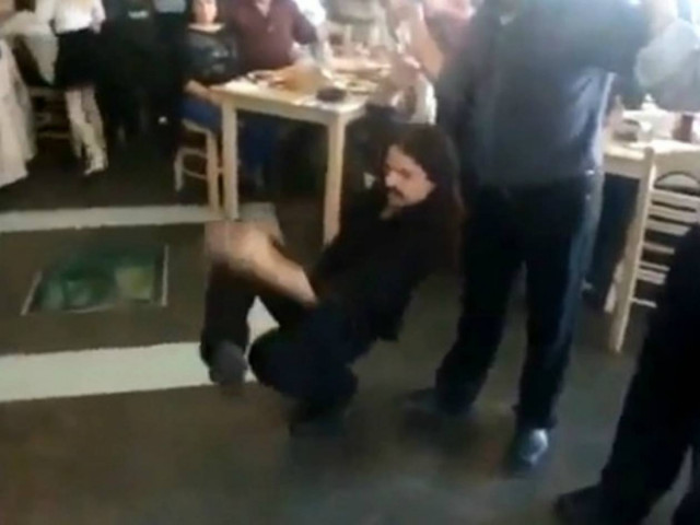 Βίντεο: Το τσάμικο του Μπαρμπαρούση της Χρυσής Αυγής