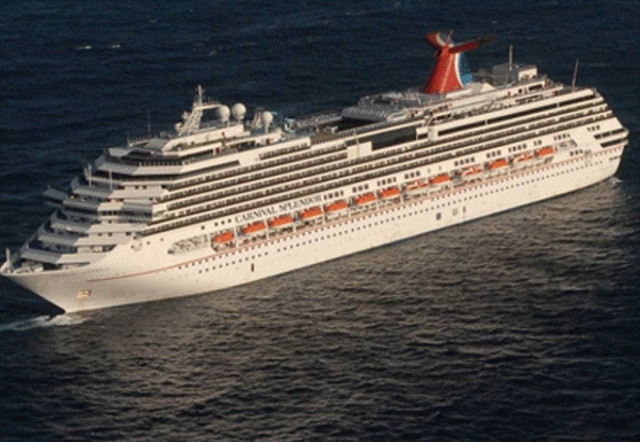 «Όμηροι» 3.000 επιβάτες σε ακυβέρνητο κρουαζιερόπλοιο στον Ατλαντικό