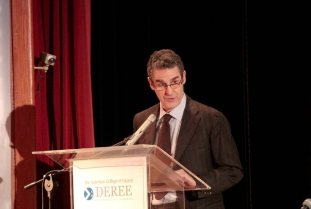 Μαζάουερ: H Χρυσή Αυγή μεγαλύτερος κίνδυνος από την άκρα αριστερά