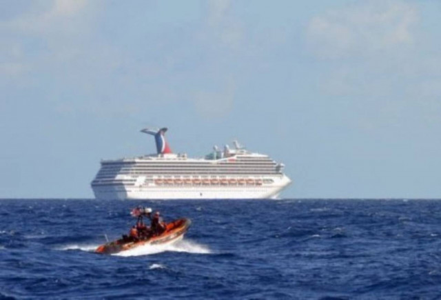 Συνεχίζεται ο εφιάλτης στο ακυβέρνητο κρουαζιερόπλοιο