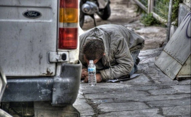 ΓΣΕΕ: 3,9 εκατ. Ελληνες κάτω από το όριο της φτώχειας