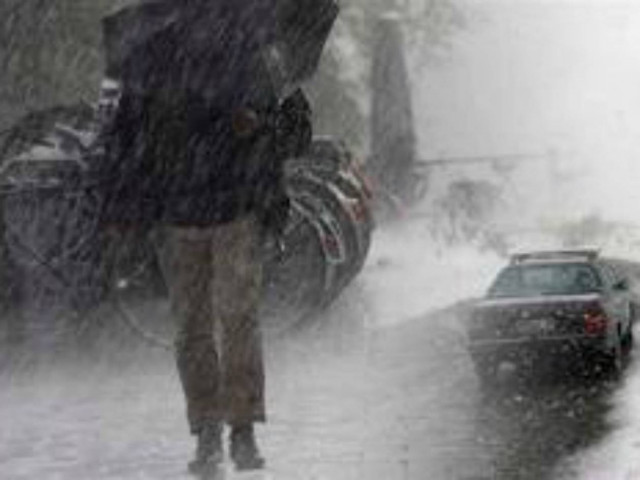 Επιδείνωση του καιρού με καταιγίδες και χιόνια