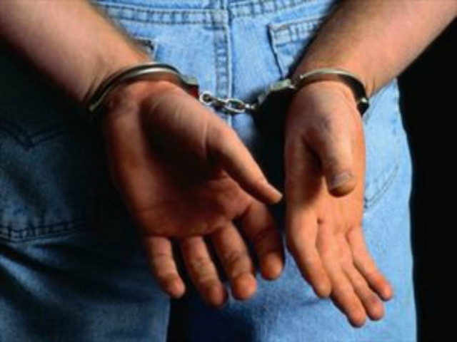 Νέα Σμύρνη: Αστυνομικοί συνέλαβαν μαθητή μέσα σε σχολείο!