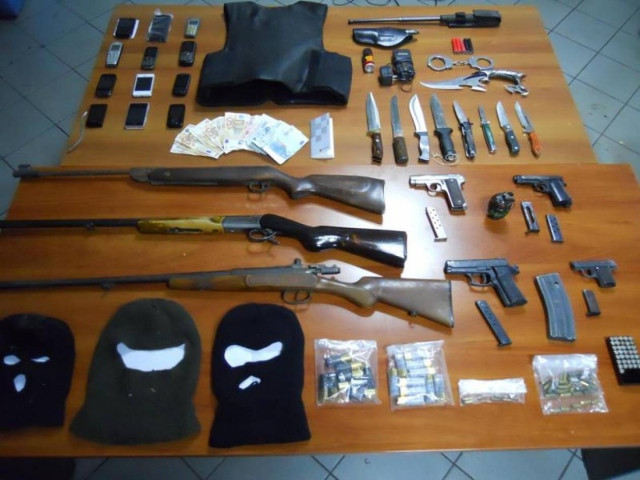 «Νονοί» της νύχτας εκβίαζαν καταστηματάρχες στην Χαλκίδα (pics)