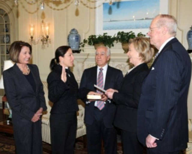 Έλληνας ο χρηματοδότης της προεκλογικής καμπάνιας της Χίλαρι